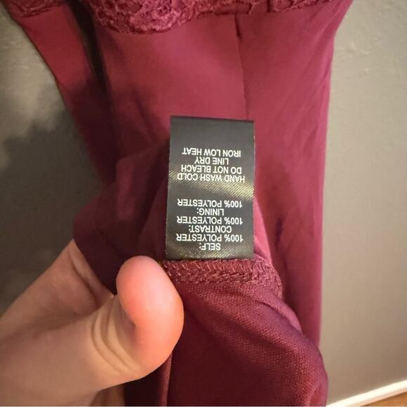 Lulu's NWT Madalyn Burgundy Lace Maxi Dress Size S - Picture 11 of 11